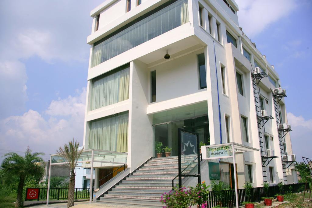 Hotel Highnest Singapperumalkovil Luaran gambar