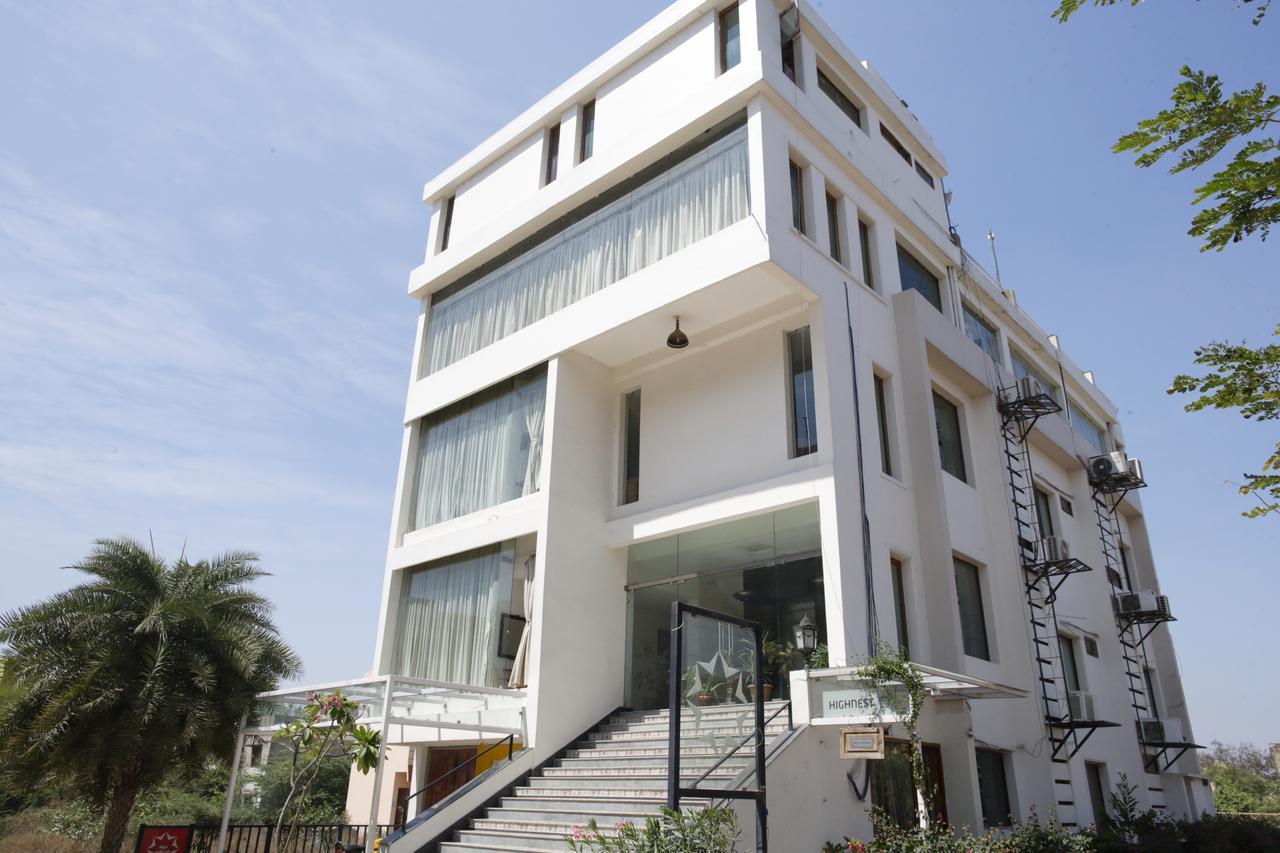 Hotel Highnest Singapperumalkovil Luaran gambar